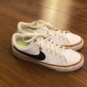 Nike Women’s Stylish Sneakers